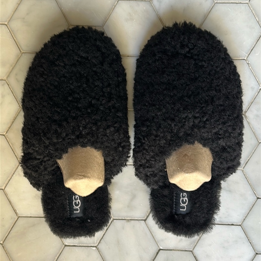 UGG Maxi Curly Slide new without tags 8 slippers